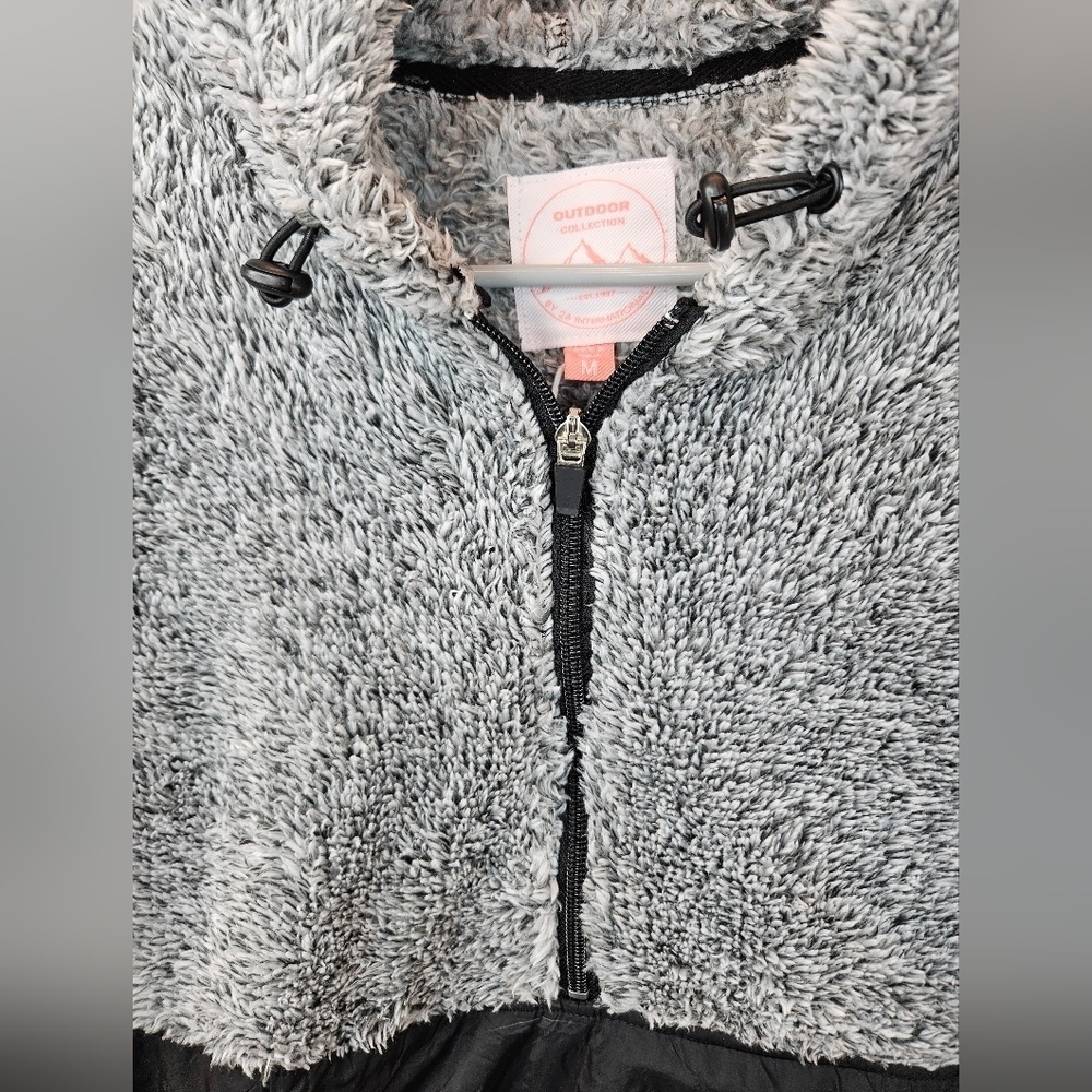 Outdoor Collection By International 26 Mixed Media Faux Sherpa Nylon Hooded - Picture 4 of 10